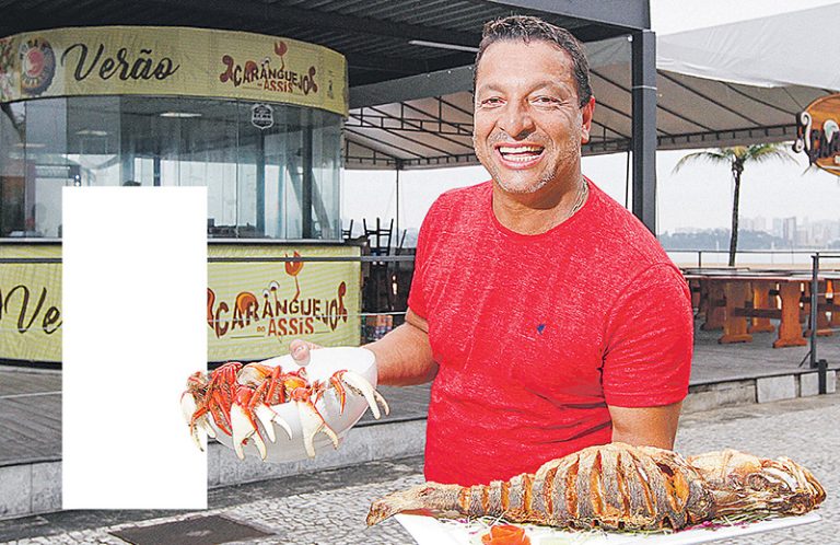 Sete quiosques na praia de Camburi reabertos nesta terça