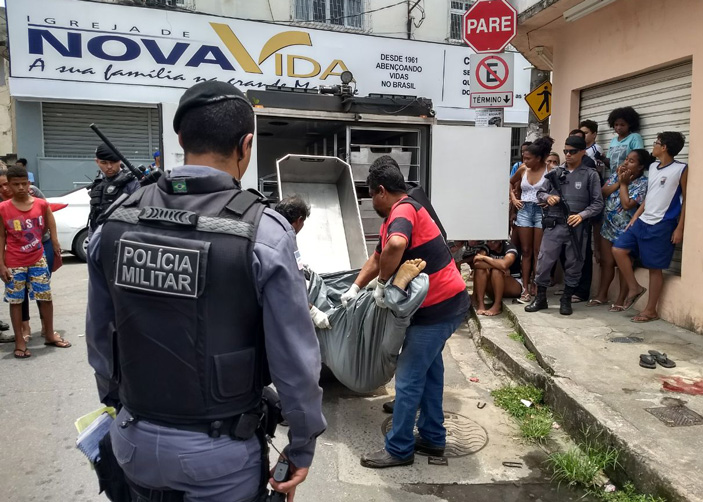 Jovem de 17 anos é morto com oito tiros em Vitória