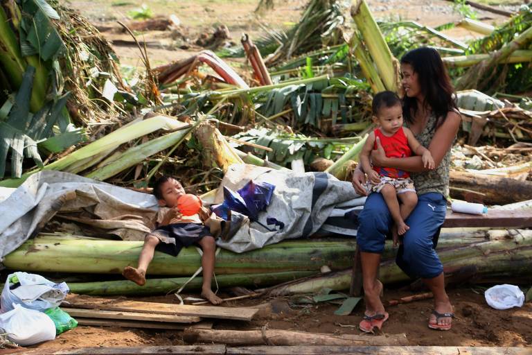 Tempestade mata 26 e tira mais de 80 mil pessoas de suas casas nas Filipinas