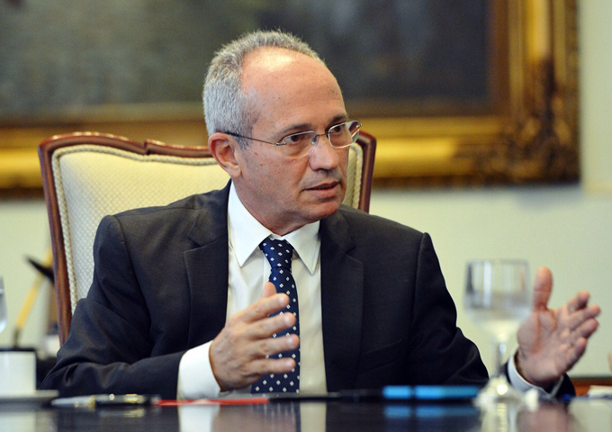 Governador faz apelo para rodoviários manterem o trabalho