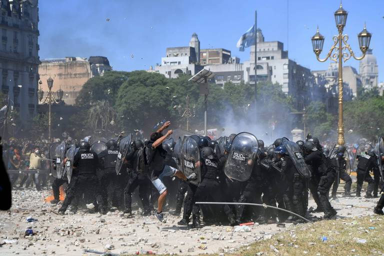 Câmara argentina aprova reforma da Previdência em meio à greve geral