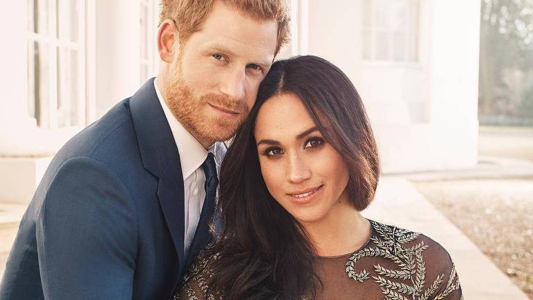 Príncipe Harry e Meghan Markle divulgam foto oficial do noivado