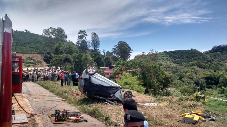 Acidente na BR-262 mata três mulheres e uma criança