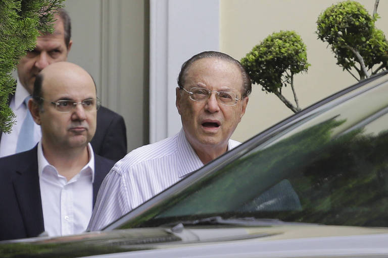 Câmara suspende salários e cancela benefícios de Maluf e Jacob