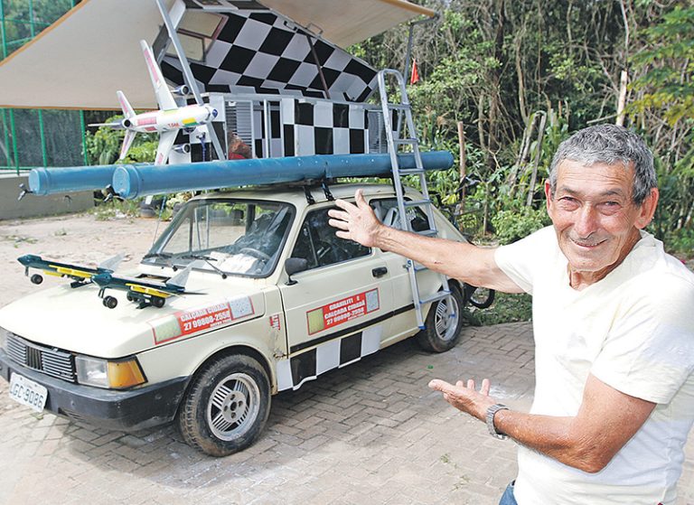 Caixão blindado faz sucesso nas ruas