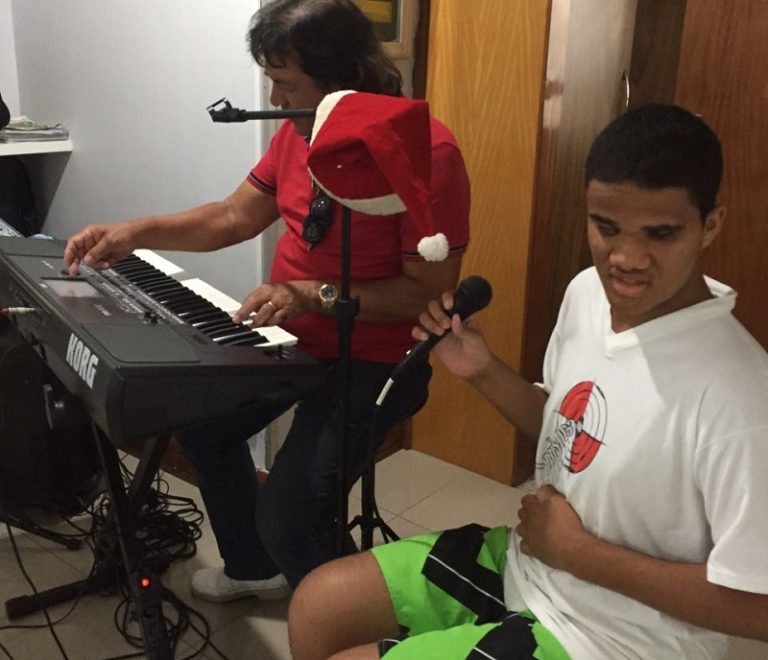 Natal de emoção e surpresa em hospital. Veja vídeos