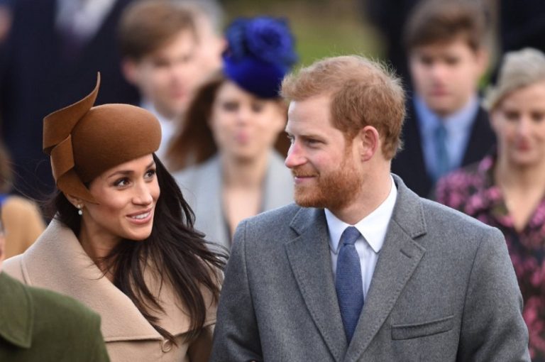 Pela primeira vez, Meghan Markle participa de missa ao lado da família real