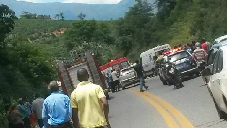 Acidente entre dois veículos deixa cinco mortos na Rodovia BR-262