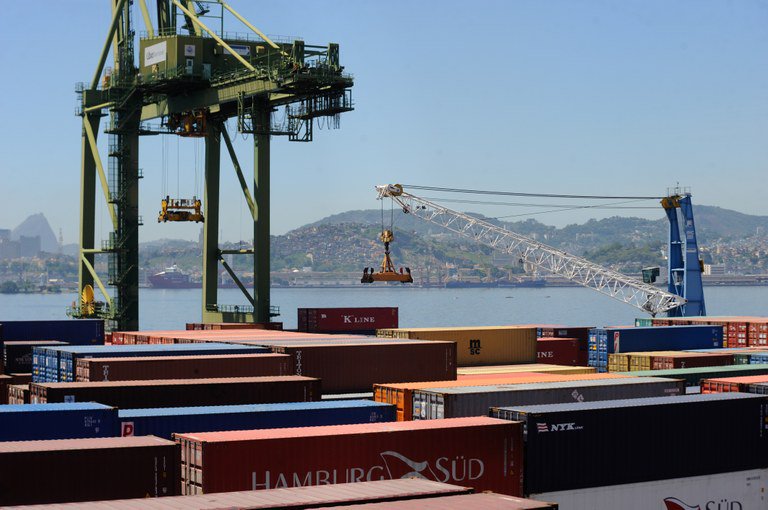 Governo cria zona de incentivos fiscais à exportação no Porto do Açu, no Rio