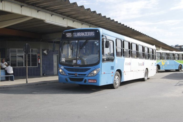 Justiça determina que 100% da frota de ônibus circule na virada do ano