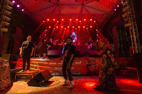 Banda de Roberto Barreto, guitarrista do BaianaSystem diz que os “Festivais são responsáveis por transformação da música nos últimos anos”