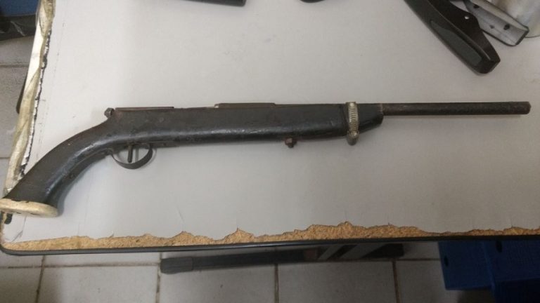Aposentado reage a assalto e toma arma de ladrão