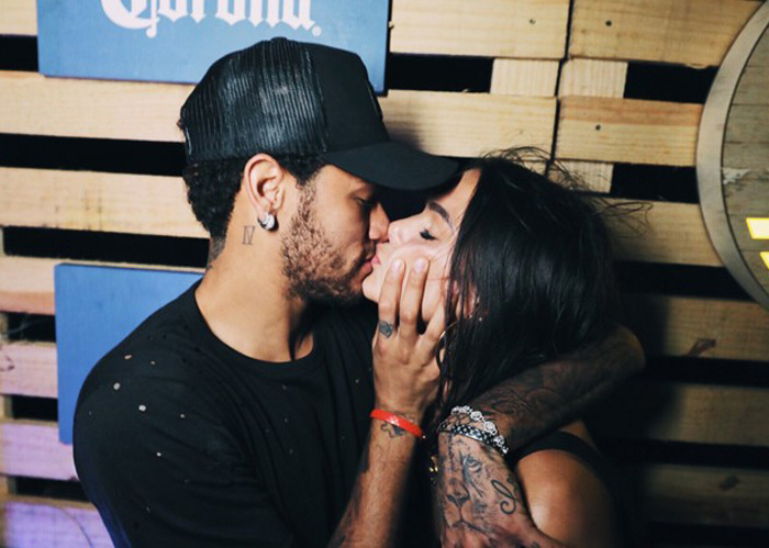 Após Réveillon, Neymar freta jatinho para Marquezine voltar ao Rio