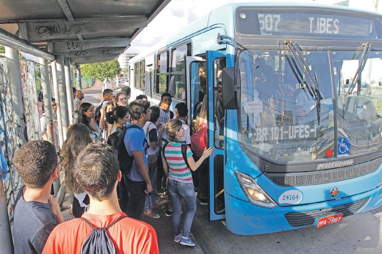 Greve acaba hoje e 100% dos ônibus voltam às ruas