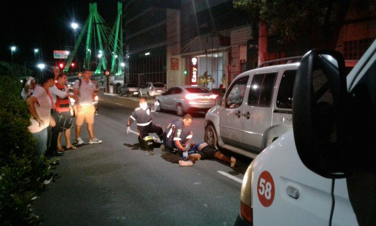 Homem é atropelado por carro na Reta da Penha