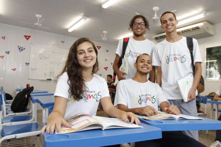 Abertas 3.820 vagas em cursos de Inglês e Espanhol
