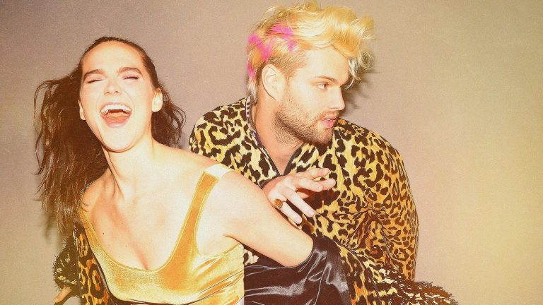 Sofi Tukker: alemã fã de forró e ex-jogador de basquete vão levar pop eletrônico ao Lollapalooza