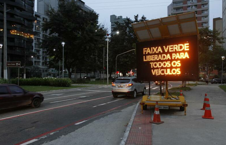 Trânsito segue sem congestionamento na Enseada do Suá, aponta Google Maps