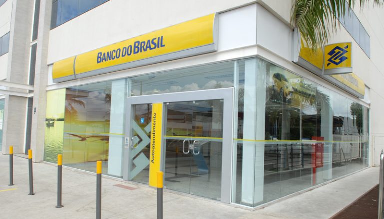 Banco do Brasil abre concurso com salários a partir de R$ 2.718