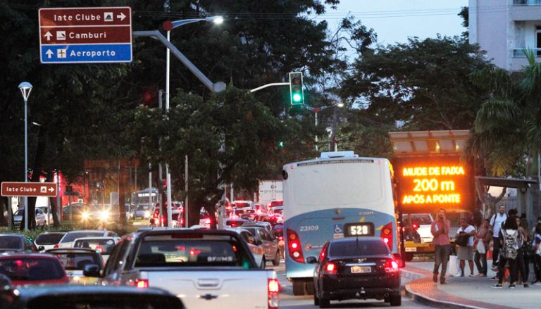 Associações de Moradores querem suspensão da faixa só para ônibus em Camburi