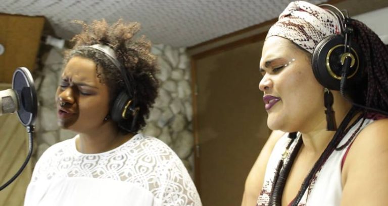 Vera Verônika se junta a Ellen Oléria em um tributo a mulheres negras