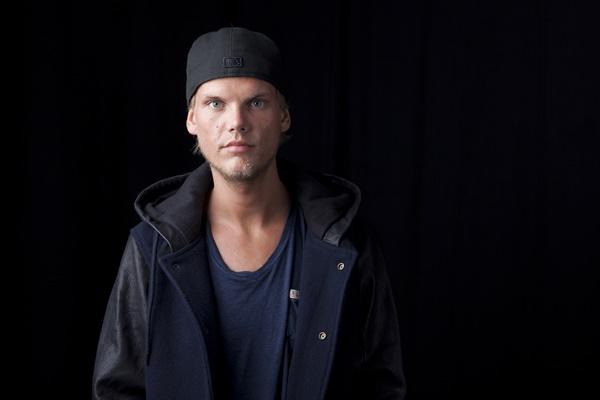 Em comunicado, família de Avicii dá a entender que DJ se suicidou: “Não pôde continuar”