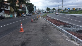 Avenida Adalberto Simão Nader é liberada para sentido único em Vitória