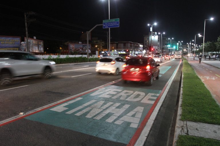 Faixa exclusiva para ônibus vai ser avaliada em 20 dias