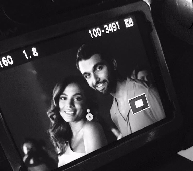 Após cantar Marisa, Silva grava com Anitta e ‘faz céu’ cor-de-rosa pop no sexto álbum