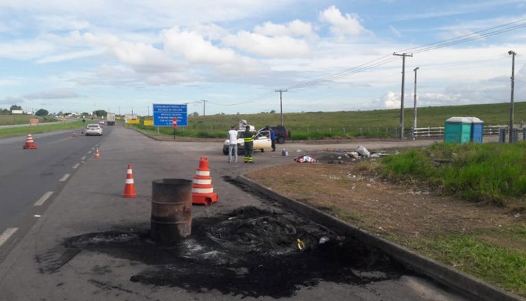 Protestos interditam a BR-101 em dois pontos do Estado