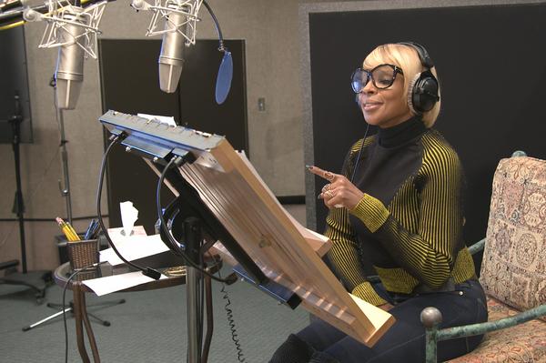 Mary J. Blige colaborou com Elton John no filme Gnomeu e Julieta: O Mistério do Jardim