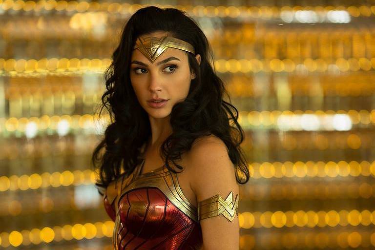 Atriz Gal Gadot mostra figurino da sequência de ‘Mulher Maravilha’