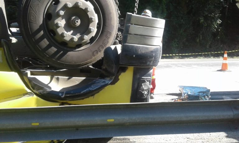 Acidente com morte interdita a BR-101 em Anchieta