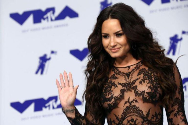 Sucesso mundial, Demi Lovato é internada por suposta overdose, diz site TMZ