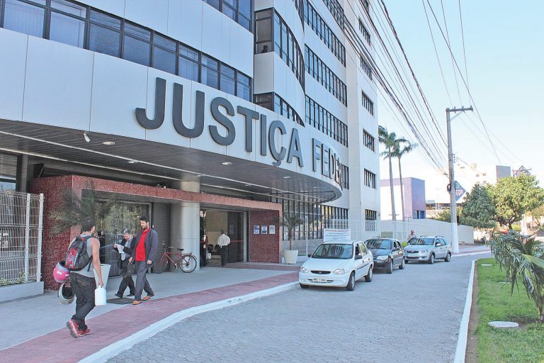 Vagas para juiz e procurador com salário de até R$ 27.500