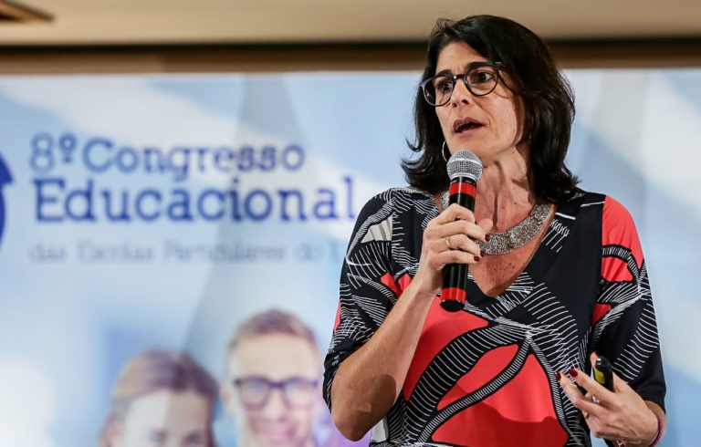 Maioria dos jovens quer mais tecnologia dentro das escolas, diz pesquisa