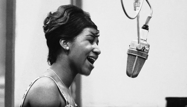 Aretha Franklin foi ícone do feminismo e do movimento pelos direitos civis nos EUA
