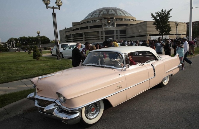 130 Cadillac Rosas estarão na homenagem de despedida da ‘rainha’ Aretha Franklin