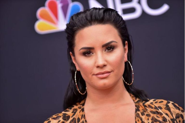 Site TMZ diz que Demi Lovato recebeu alta de hospital e vai para reabilitação