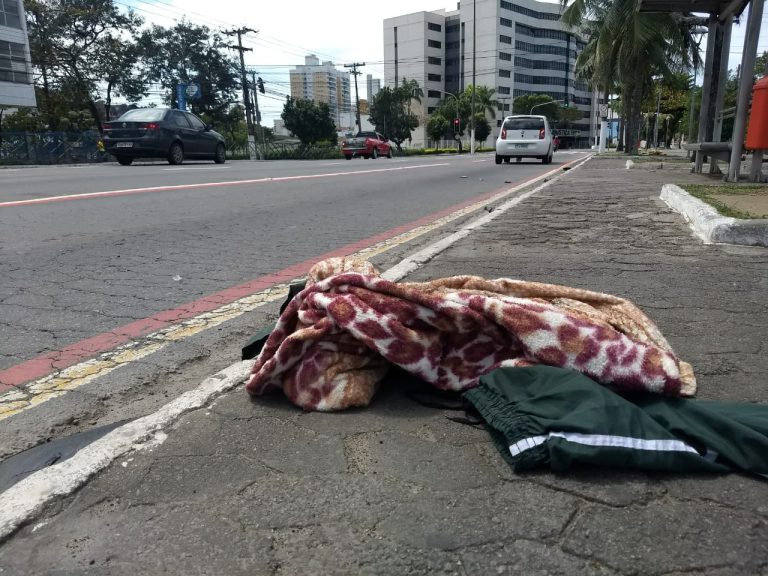 Andarilho é atropelado na Beira-mar