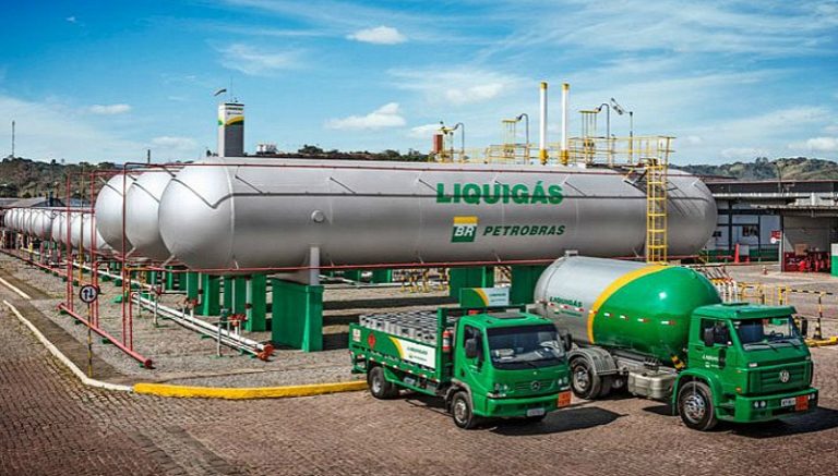 Empresa da Petrobras abre 1,3 mil vagas com salário de até R$ 4,8 mil
