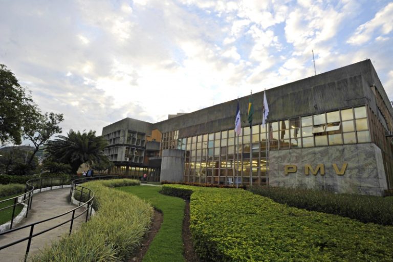 Vagas em 3 prefeituras com salário de até R$ 8 mil