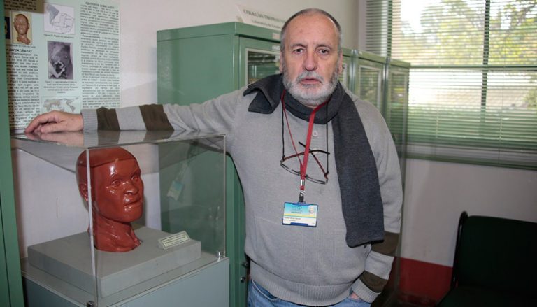 “Estou em luto profundo”, diz o ‘pai’ de Luzia após perda de fóssil em museu