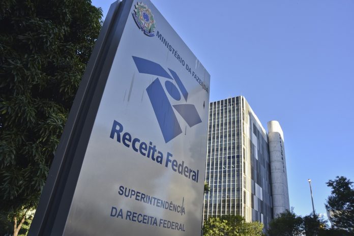 Receita vai abrir 5 mil vagas com salário de até R$ 20 mil
