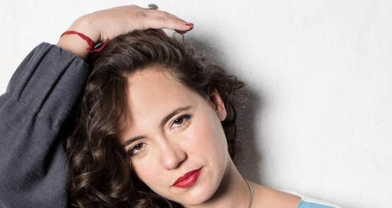 Cantora Tiê lançou clipe da faixa ‘Torrada e café’, do disco ‘Gaya’, seu 4º álbum de carreira