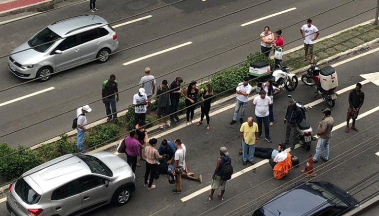 Acidente deixa dois feridos na Reta da Penha