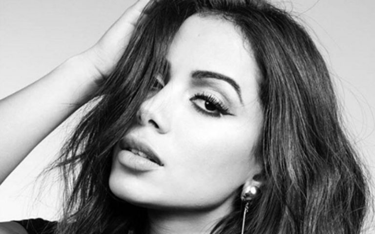 Clipe de Anitta recebe prêmio no Latin American Awards e agradece aos fãs