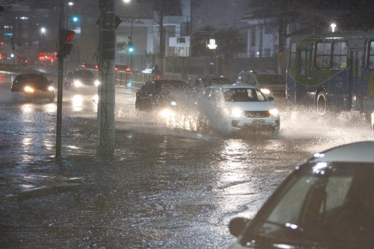 Vitória atinge média anual de chuva