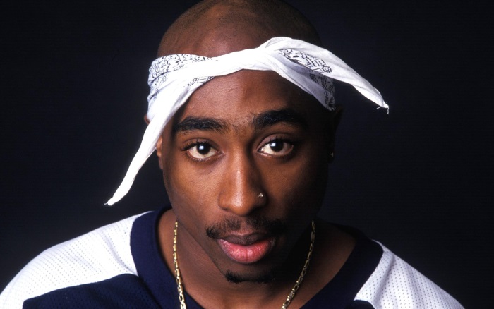 Como mesmo? Tupac vivo? Suge Knight da gravadora de Tupac Shakurdiz que sim!