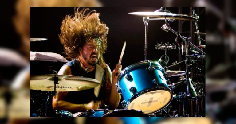 Dave Grohl do Foo Fighters e ex Nirvana, revela sonho de tocar bateria no AC/DC